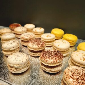 Macarons & cupcakes